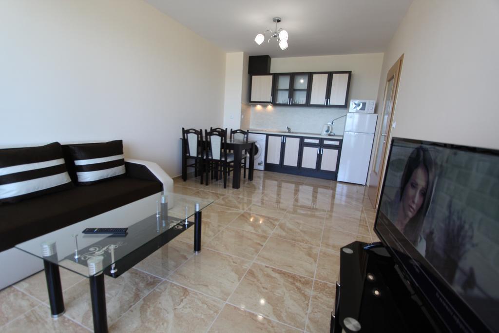 Golden Sea View Apartments Pomorie Exterior photo